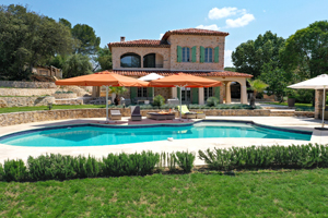 Mas de l’Aven in Lorgues – luxury villa with heated pool, olive trees and complete privacy on a 3-hectare estate in Provence.