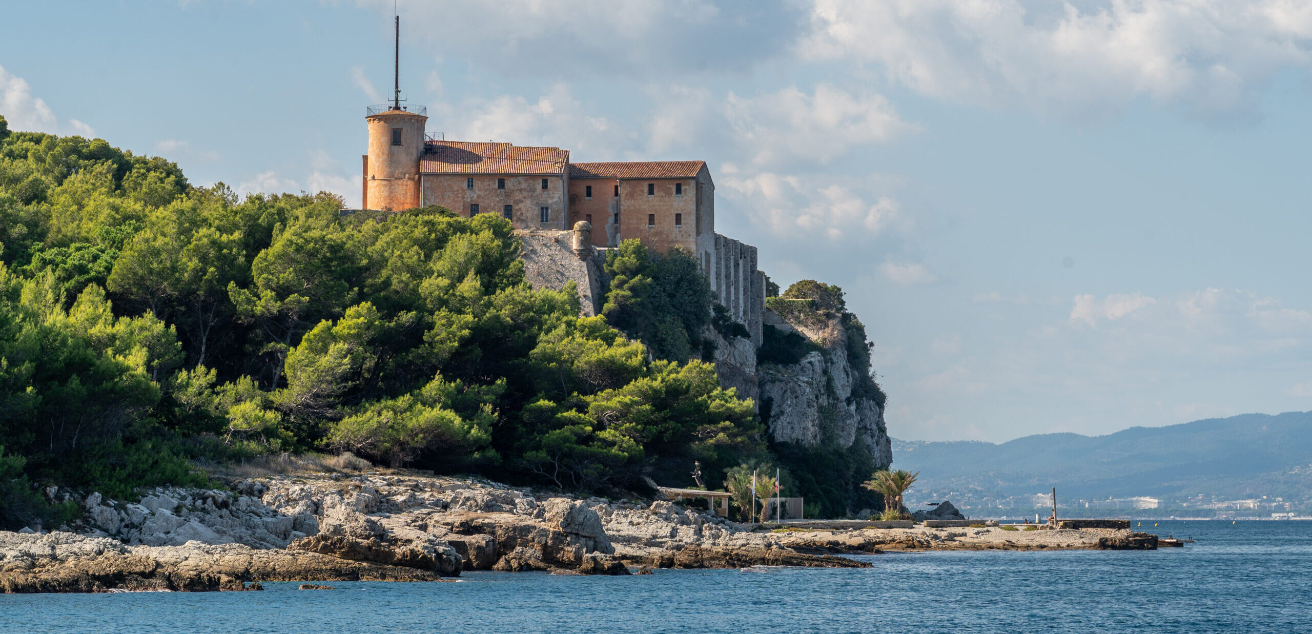 Our blog is moving! It will go live soon, and you will be able to read inspiring articles for your holiday in the South of France. See you soon! Team Villa