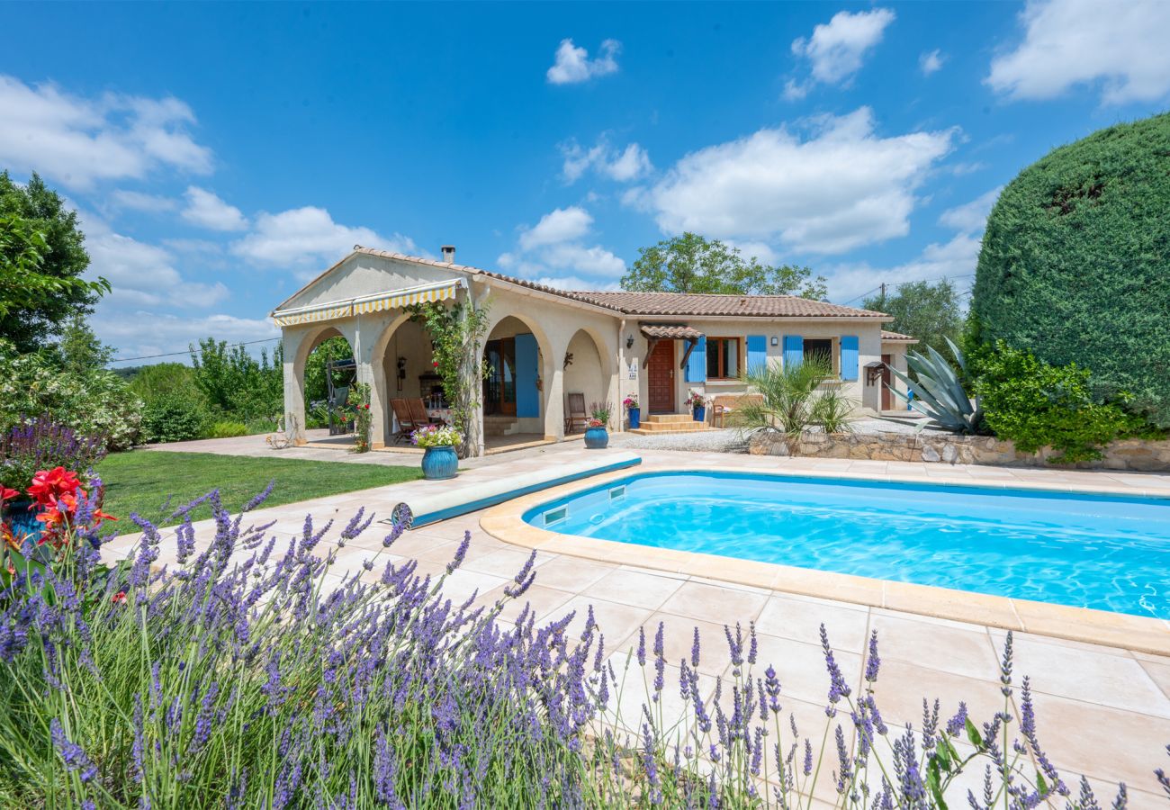 Villa in Saint-Césaire-de-Gauzignan - Vignes