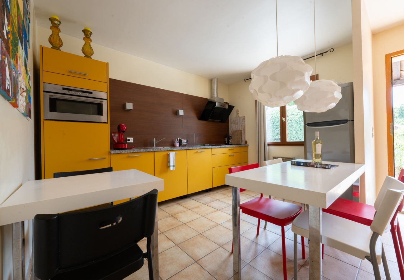 Villa in Saint-Césaire-de-Gauzignan - Vignes