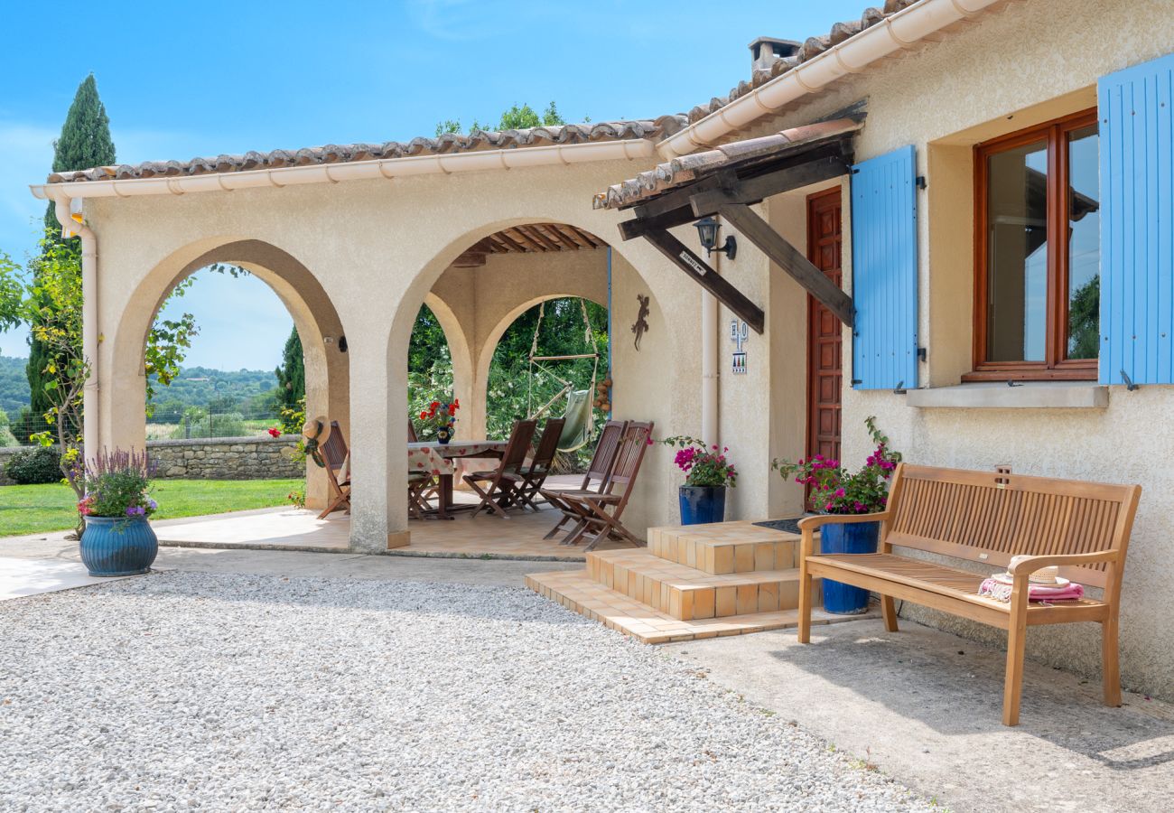 Villa in Saint-Césaire-de-Gauzignan - Vignes
