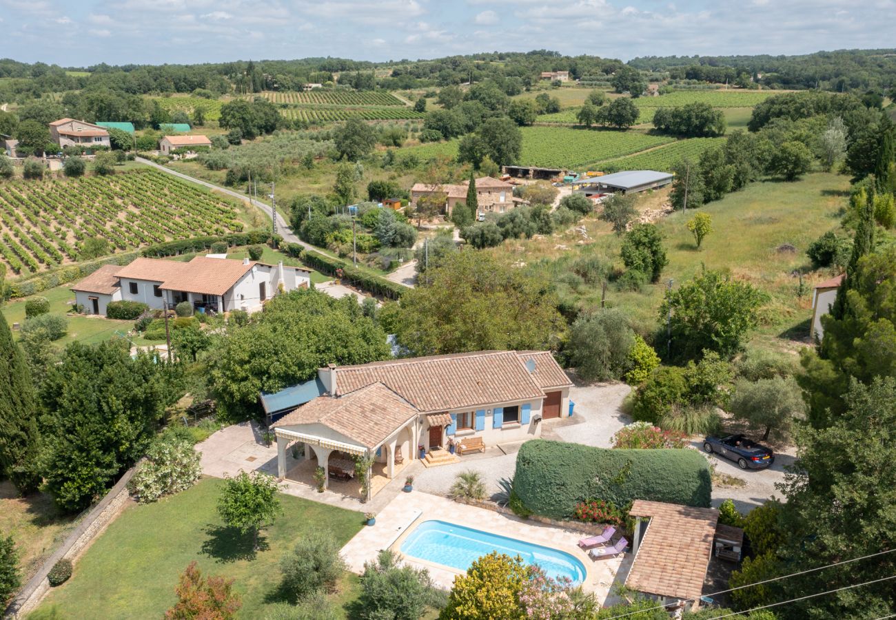 Villa in Saint-Césaire-de-Gauzignan - Vignes