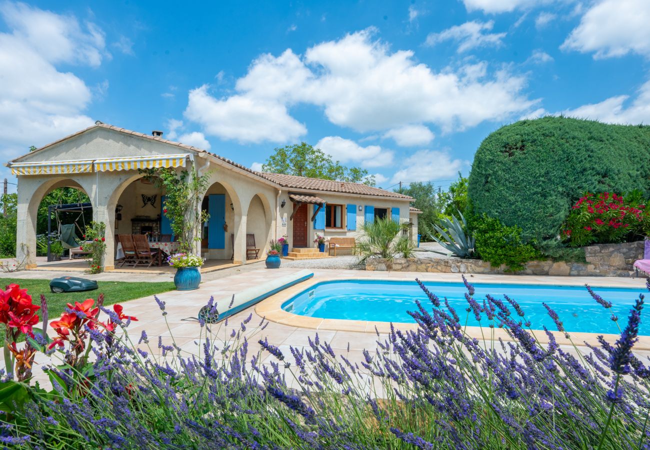 Villa in Saint-Césaire-de-Gauzignan - Vignes