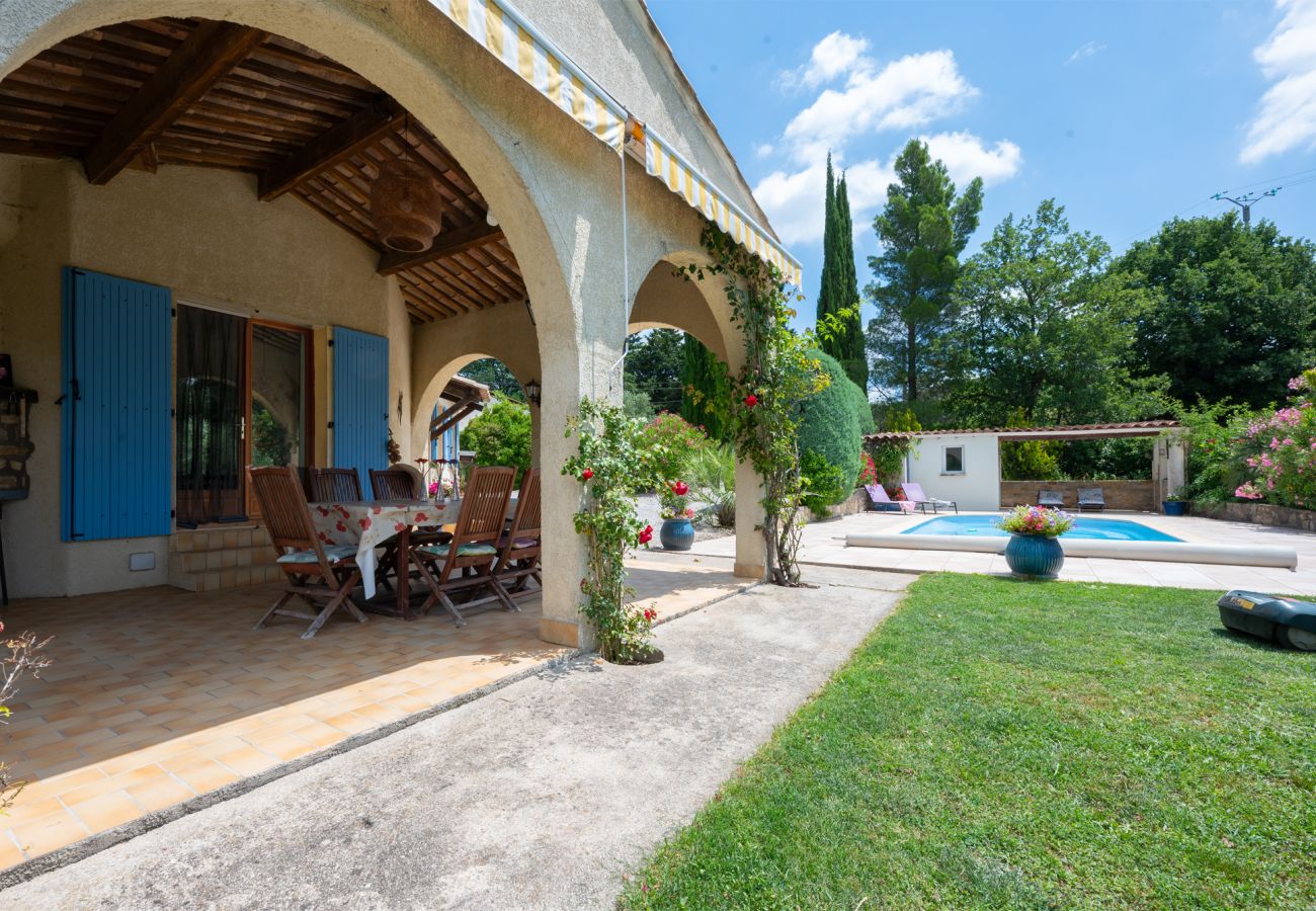 Villa in Saint-Césaire-de-Gauzignan - Vignes