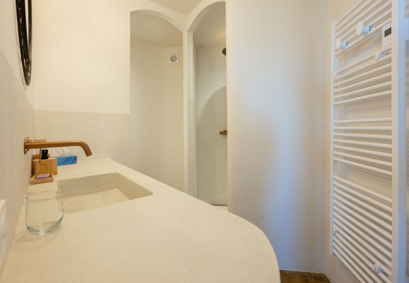 Villa in Murs - La Cauquière