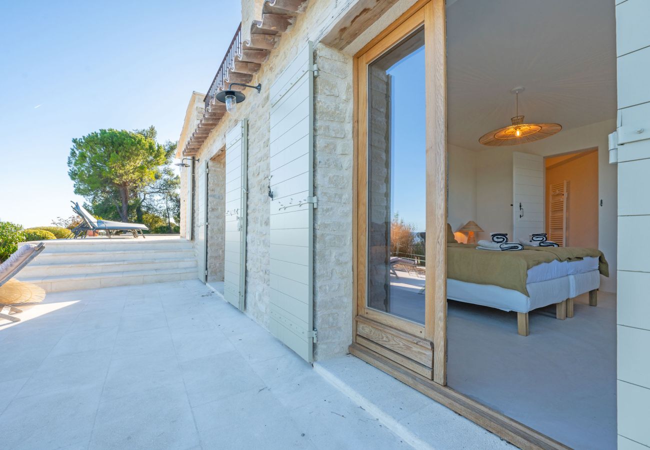 Villa in Murs - La Cauquière
