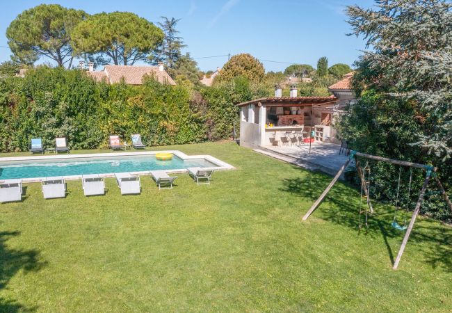 Villa in Saint-Etienne-du-Grès - La Bastide des Alpilles Villa in Saint-Etienne-du-Grès - La Bastide des Alpilles