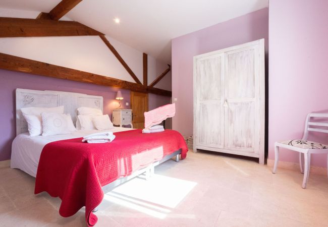 Villa in Saint-Etienne-du-Grès - La Bastide des Alpilles Villa in Saint-Etienne-du-Grès - La Bastide des Alpilles