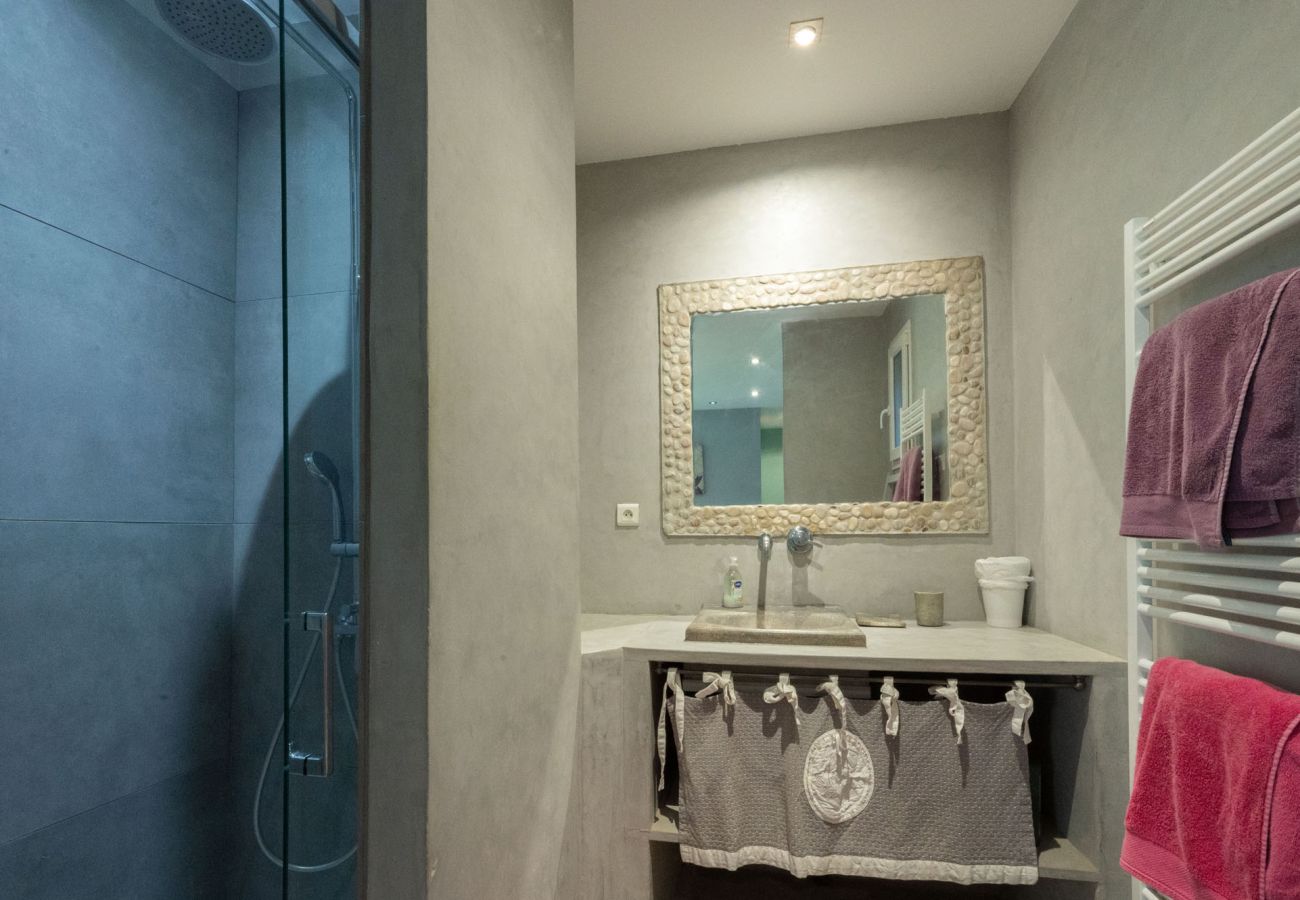 Villa in Saint-Etienne-du-Grès - La Bastide des Alpilles Villa in Saint-Etienne-du-Grès - La Bastide des Alpilles