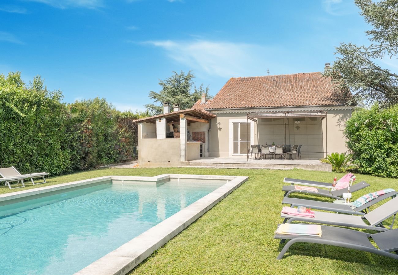 Villa in Saint-Etienne-du-Grès - La Bastide des Alpilles