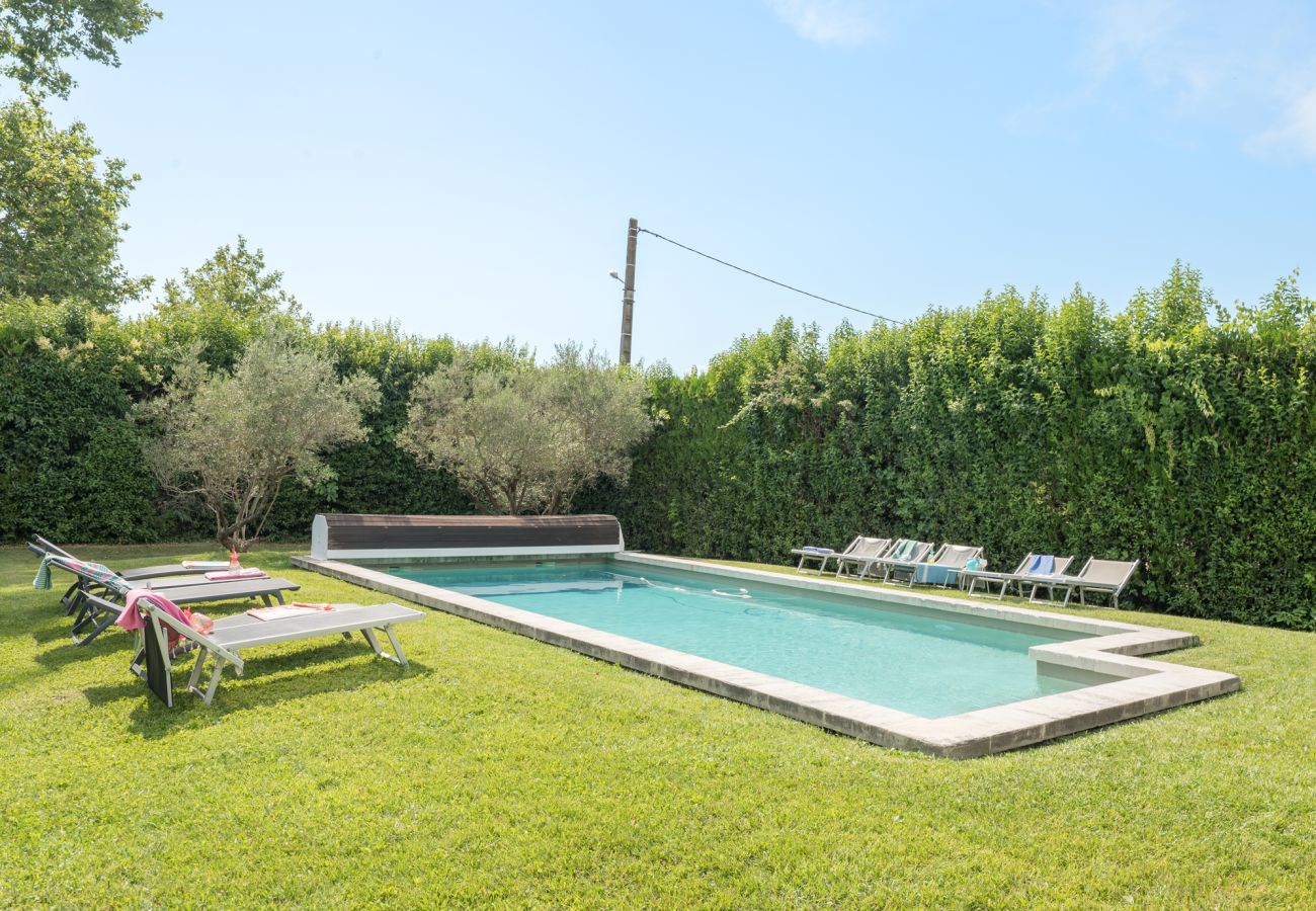 Villa in Saint-Etienne-du-Grès - La Bastide des Alpilles