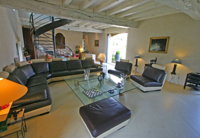 Villa in Saint-Germain-des-Prés - Le Mirambeau Villa in Saint-Germain-des-Prés - Le Mirambeau