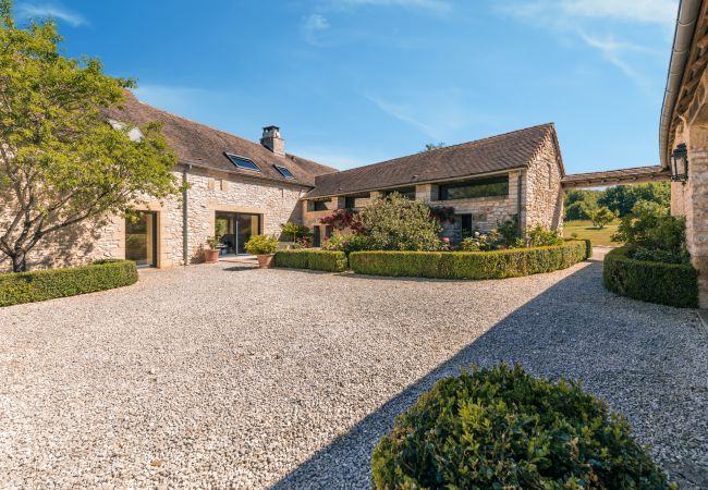 Villa in Saint-Germain-des-Prés - Le Mirambeau Villa in Saint-Germain-des-Prés - Le Mirambeau