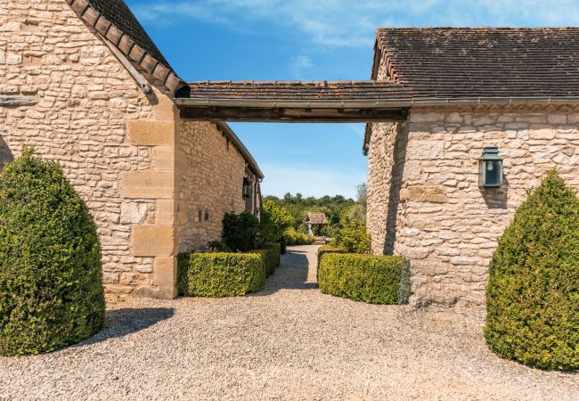 Villa in Saint-Germain-des-Prés - Le Mirambeau Villa in Saint-Germain-des-Prés - Le Mirambeau