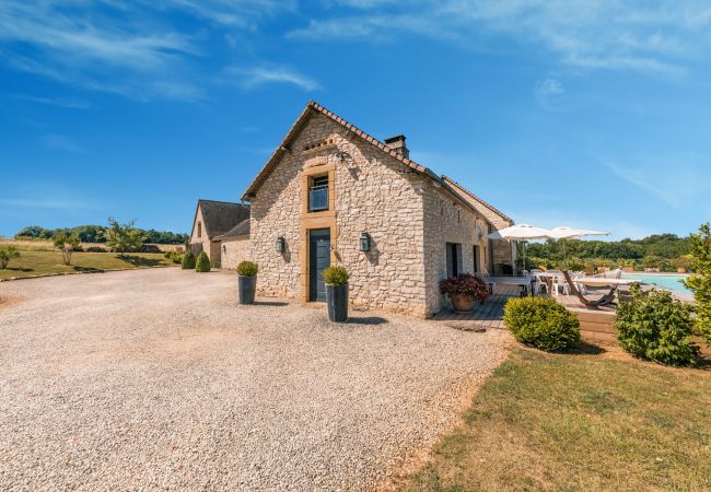 Villa in Saint-Germain-des-Prés - Le Mirambeau Villa in Saint-Germain-des-Prés - Le Mirambeau