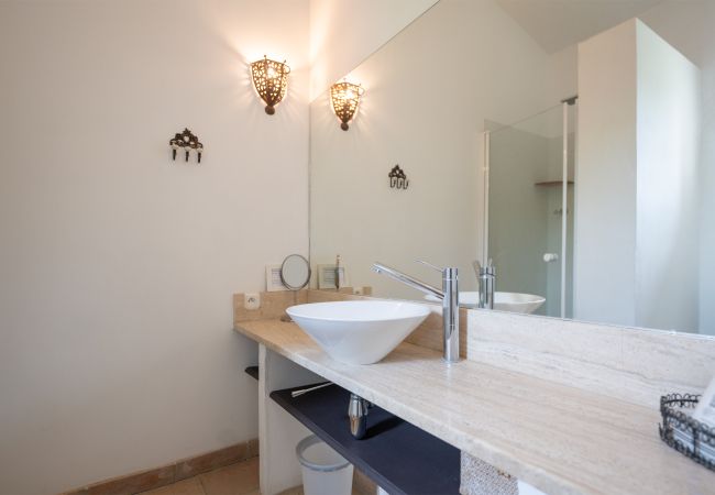 Villa in Apt - Lumière des Cerisiers Villa in Apt - Lumière des Cerisiers