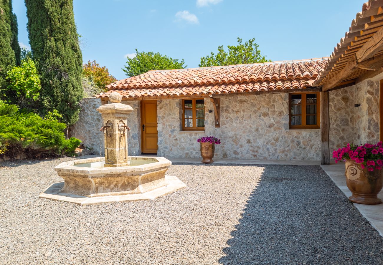 Villa in Lorgues - Le Jardin des Enfants
