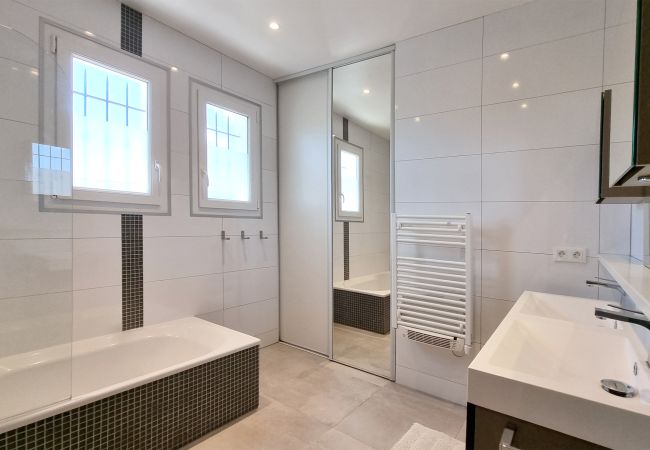 Villa in Tourretes sur Loup - Mas des Violettes Villa in Tourretes sur Loup - Mas des Violettes