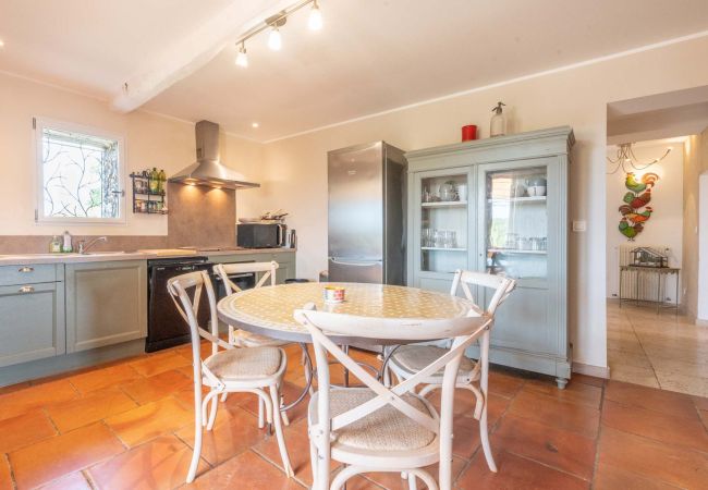 Villa in Viols-en-Laval - Mas de l'Avit Villa in Viols-en-Laval - Mas de l'Avit