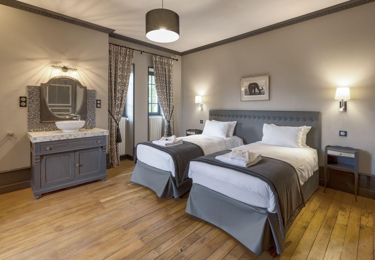 Villa in Cuisery - Château de Montrevost