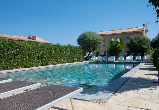 Villa Scribo - Large Private Fenced Pool with Summer Kitchen