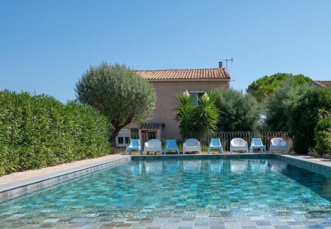 Villa Scribo with private pool and airconditioning near the sea