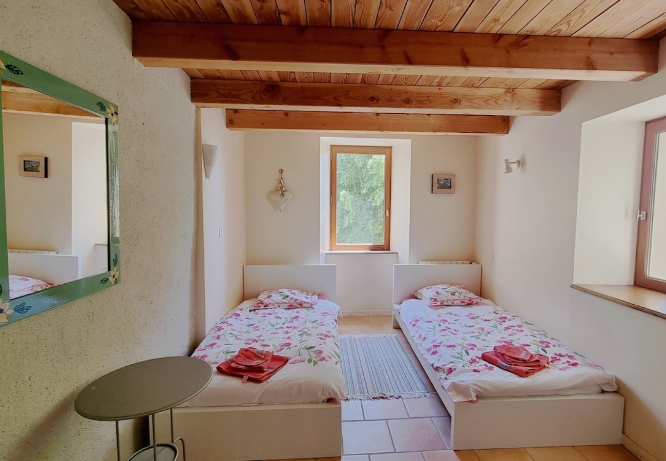 Villa in Vélieux - 34CHAMP· Le Grand Champ
