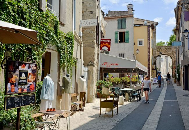 Villa in Saint-Etienne-du-Grès - La Bastide des Alpilles Villa in Saint-Etienne-du-Grès - La Bastide des Alpilles