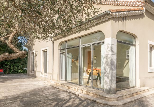 Villa in Saint-Etienne-du-Grès - La Bastide des Alpilles Villa in Saint-Etienne-du-Grès - La Bastide des Alpilles