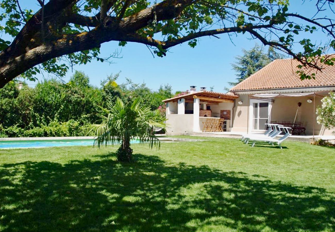 Villa in Saint-Etienne-du-Grès - Aznif