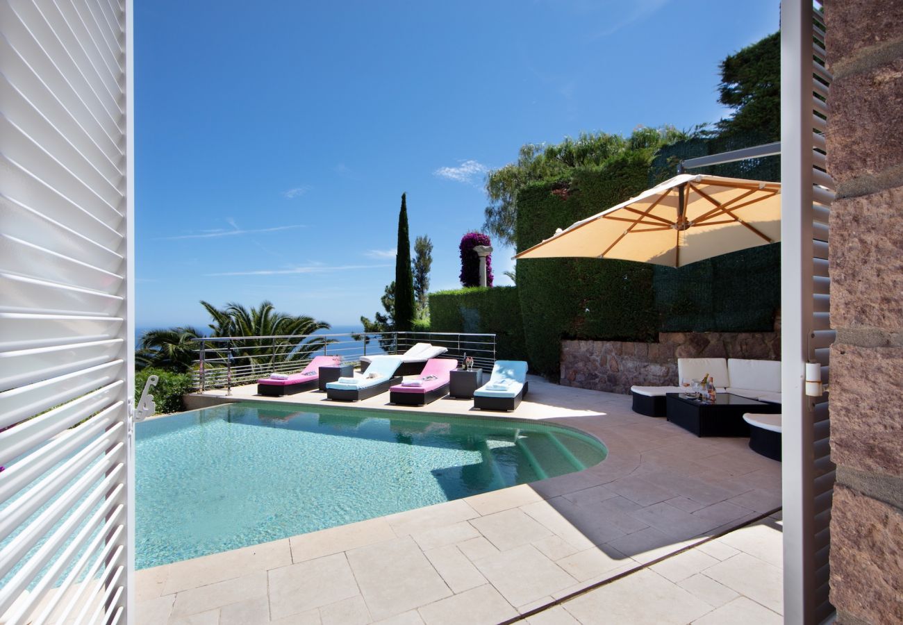 Villa in Le Trayas - 83GEOR - Belle Vue