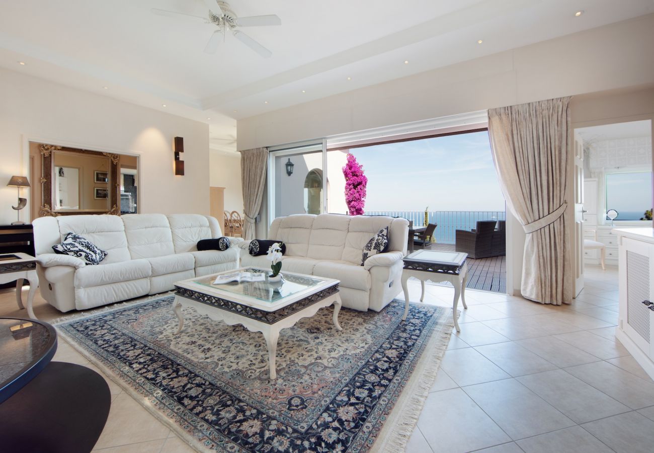 Villa in Le Trayas - 83GEOR - Belle Vue