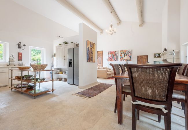 Villa in Apt - Lumière des Cerisiers Villa in Apt - Lumière des Cerisiers