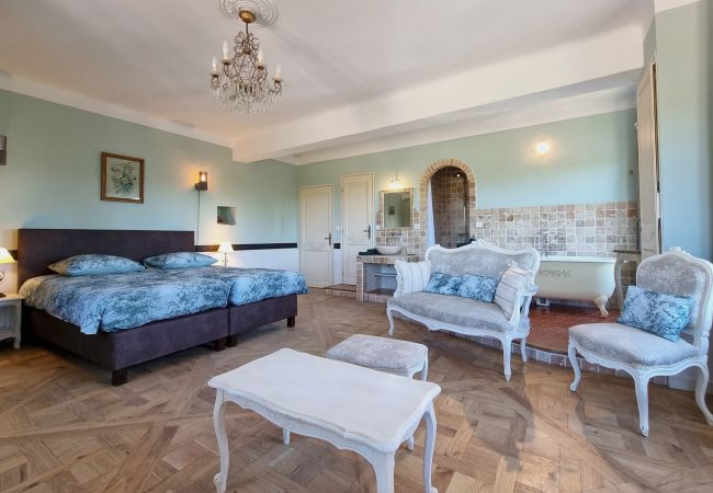 Villa in Lorgues - Domaine du Bonheur Villa in Lorgues - Domaine du Bonheur