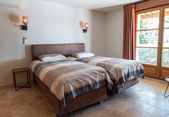 Villa in Lorgues - Le Jardin des Enfants Villa in Lorgues - Le Jardin des Enfants