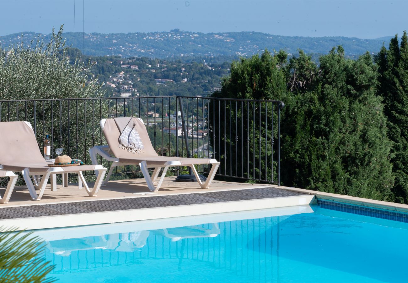 Villa 06prad: Family-friendly villa with a beautiful pool and scenic views