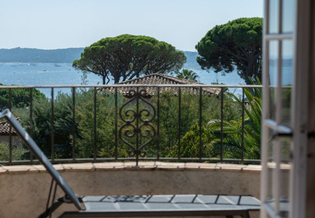 Master Bedroom private balcony with sunbed overlooking Saint-Tropez Bay, Sainte-Maxime, Côte d'Azur