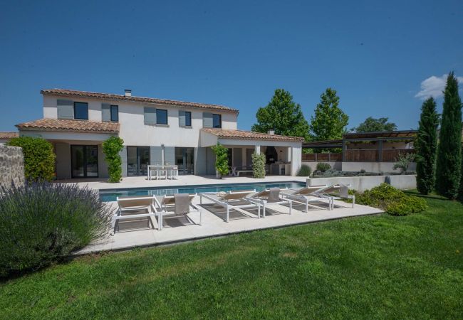 Villa/Dettached house in Malaucène - Beaumont