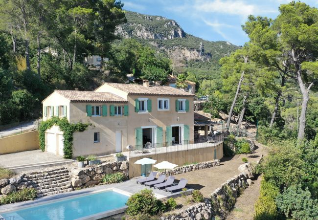 Aerial view of Villa Tourrettes with private pool and terraces. Discover the beauty of Tourrettes-sur-Loup!