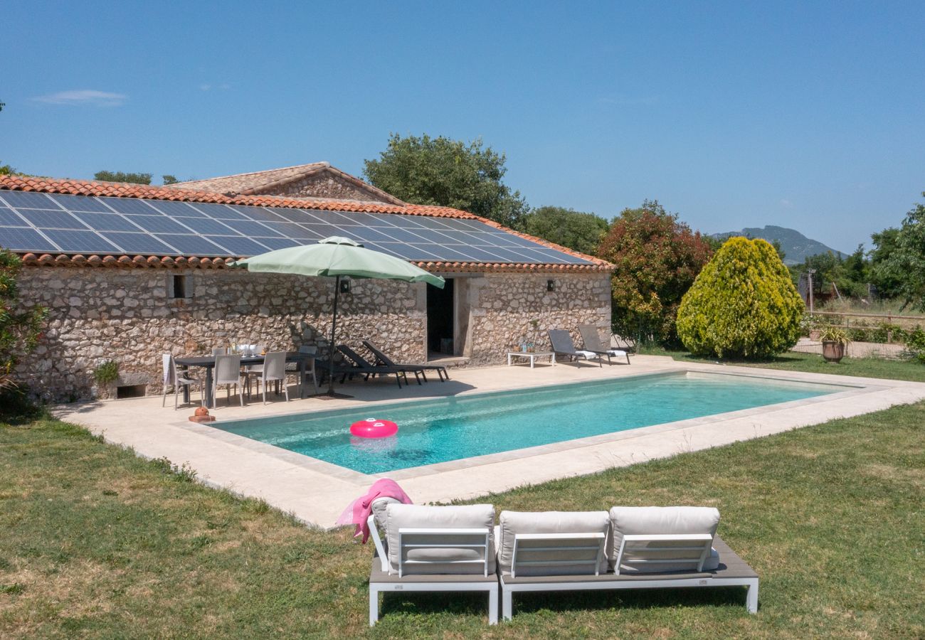 Villa in Viols-en-Laval - Mas de l'Avit
