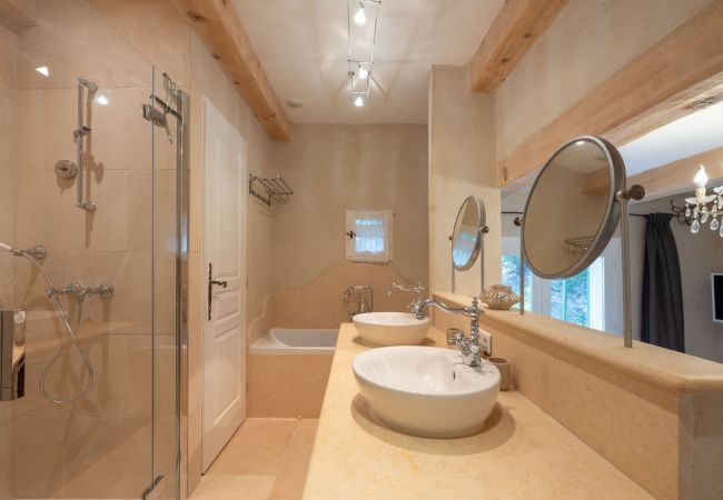 Villa in Cotignac - La Bergerie Caseneuve Villa in Cotignac - La Bergerie Caseneuve