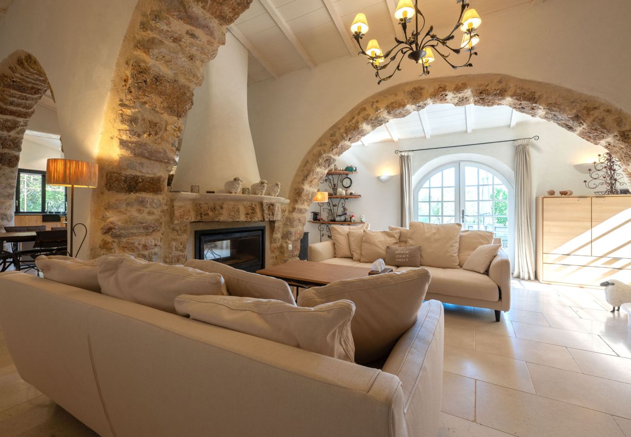 Villa in Cotignac - La Bergerie Caseneuve