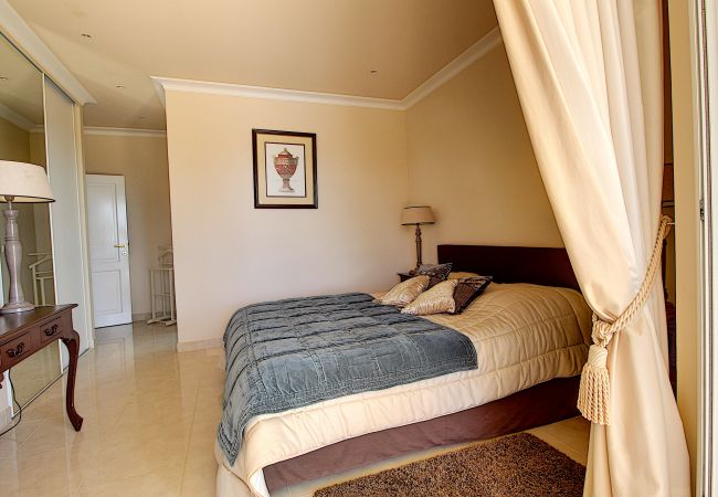 Villa à Sainte-Maxime - Amandier Villa à Sainte-Maxime - Amandier