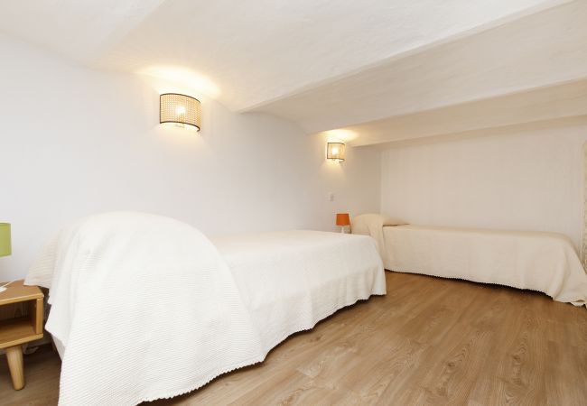 Villa 06LERI -Deux lits simples dans un studio avec porte de jardin - Théoule-sur Mer