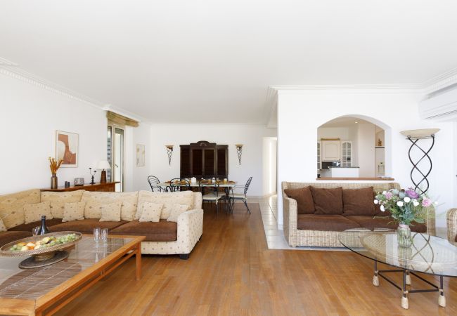 Villa à Théoule-sur-Mer - Côte Lumière Villa à Théoule-sur-Mer - Côte Lumière