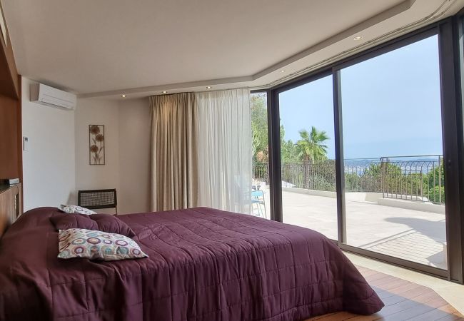 Villa à Théoule-sur-Mer - Côte Lumière Villa à Théoule-sur-Mer - Côte Lumière