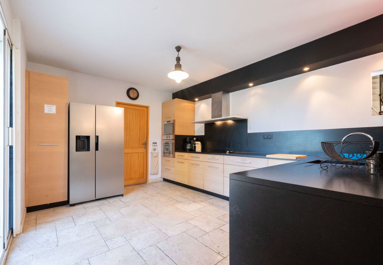 Villa à Saint-Etienne-du-Grès - La Bastide des Alpilles Villa à Saint-Etienne-du-Grès - La Bastide des Alpilles