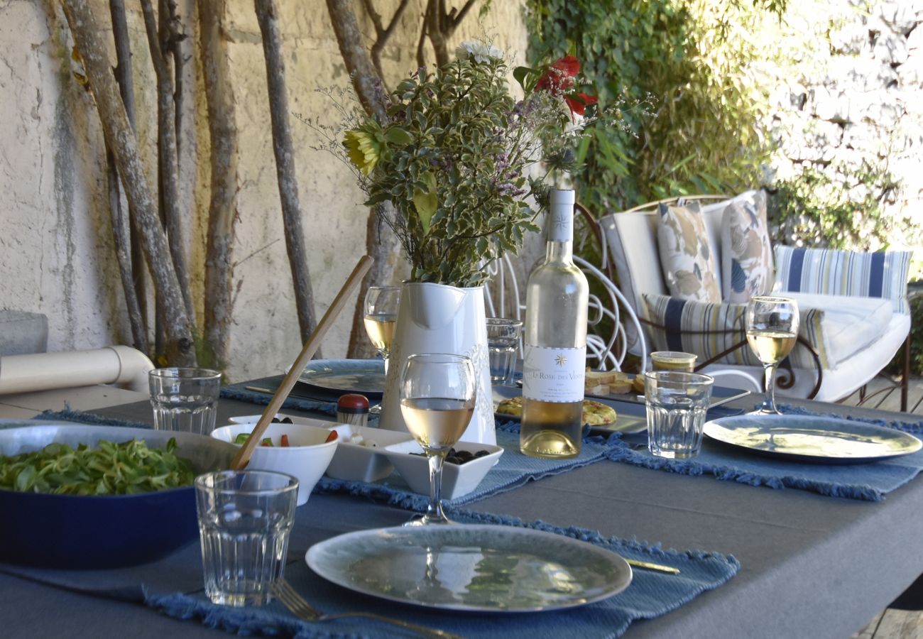Maison mitoyenne à Méounes-lès-Montrieux - 83MENOU -Menous