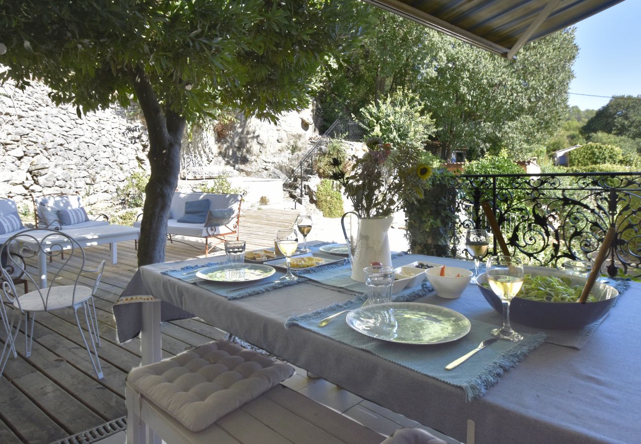 Maison mitoyenne à Méounes-lès-Montrieux - 83MENOU -Menous