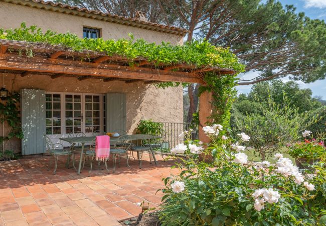 Villa à Grimaud - La Petite Colline d'Or Villa à Grimaud - La Petite Colline d'Or